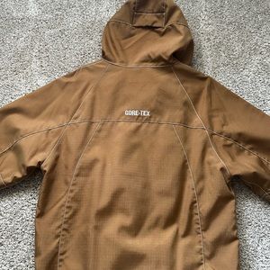 Supreme Goretex contrast stitch anorak. The color is copper and size is M!